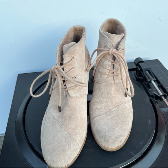 TOMS Beige Suede Wedge Booties - Picture 10 of 11